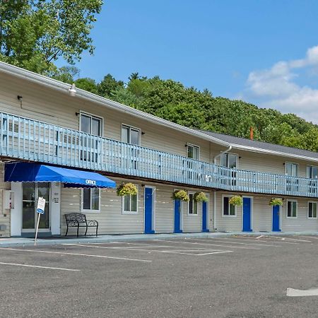 Econo Lodge Lee - Great Barrington Exteriör bild