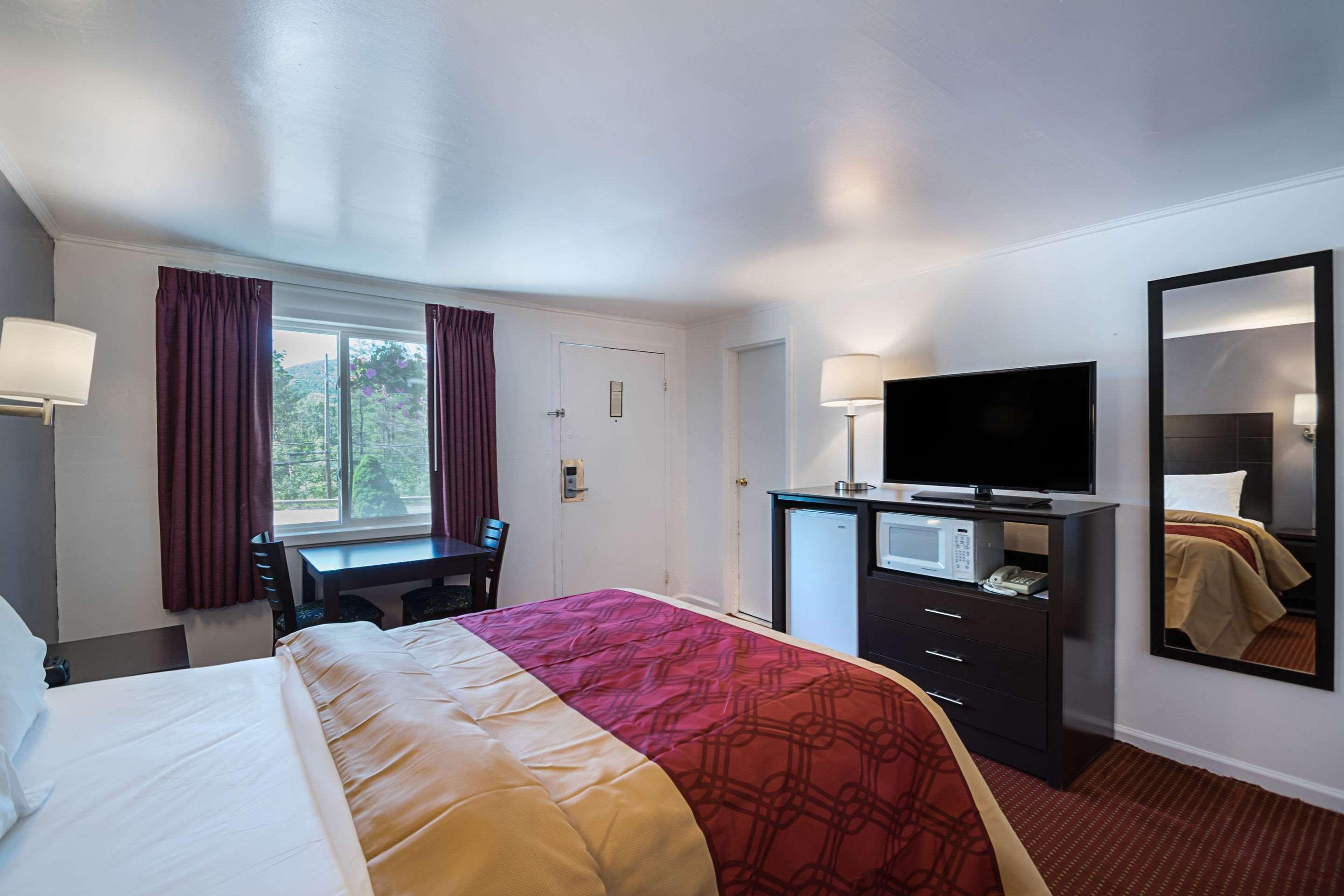 Econo Lodge Lee - Great Barrington Exteriör bild
