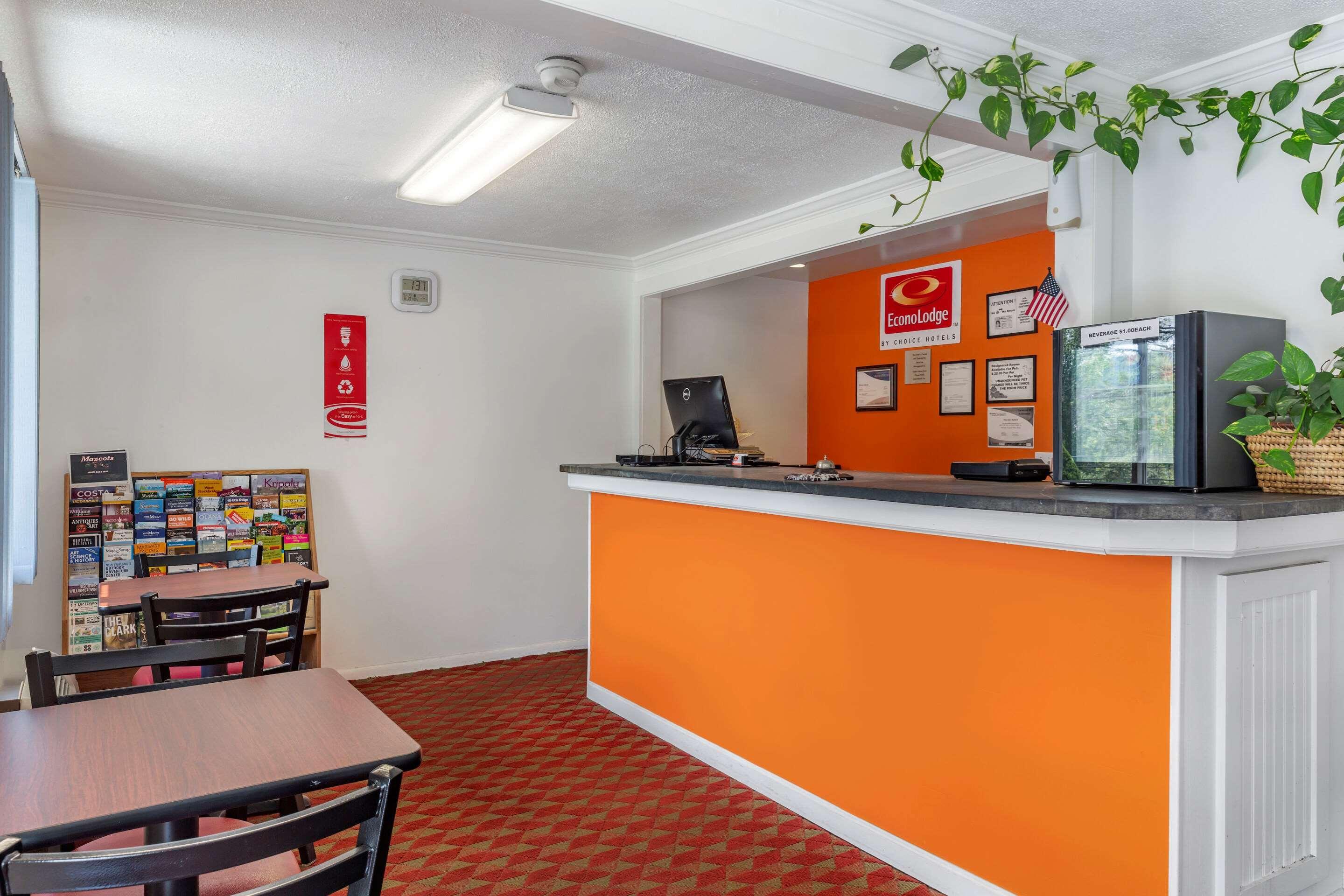Econo Lodge Lee - Great Barrington Exteriör bild
