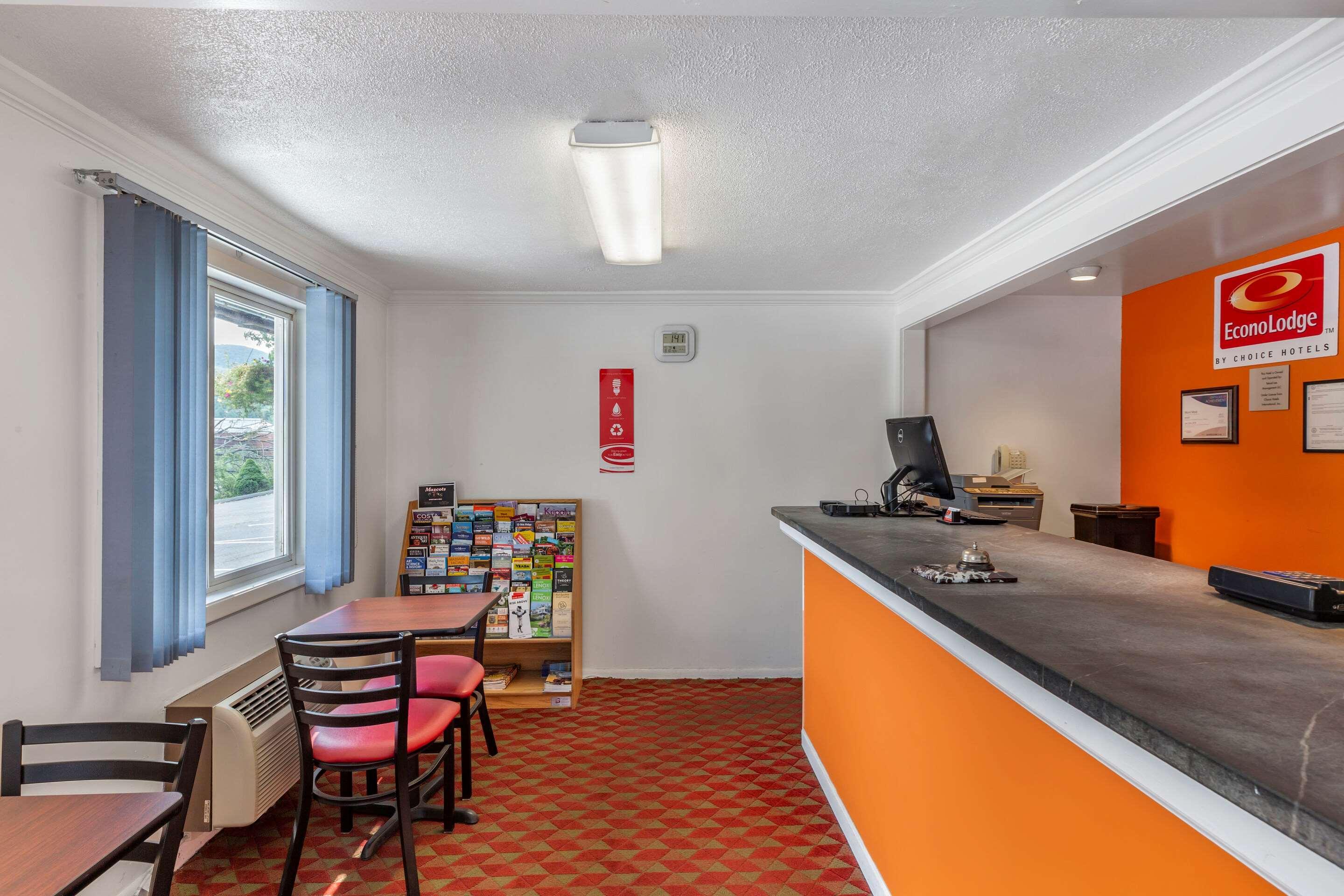 Econo Lodge Lee - Great Barrington Exteriör bild