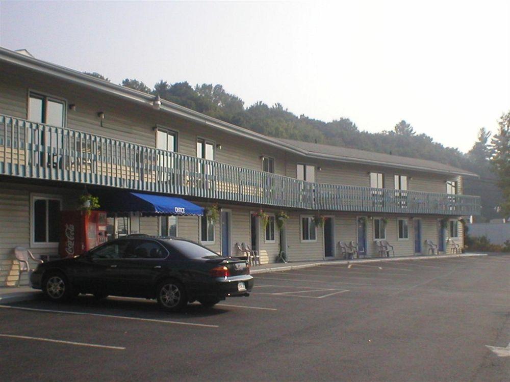 Econo Lodge Lee - Great Barrington Exteriör bild