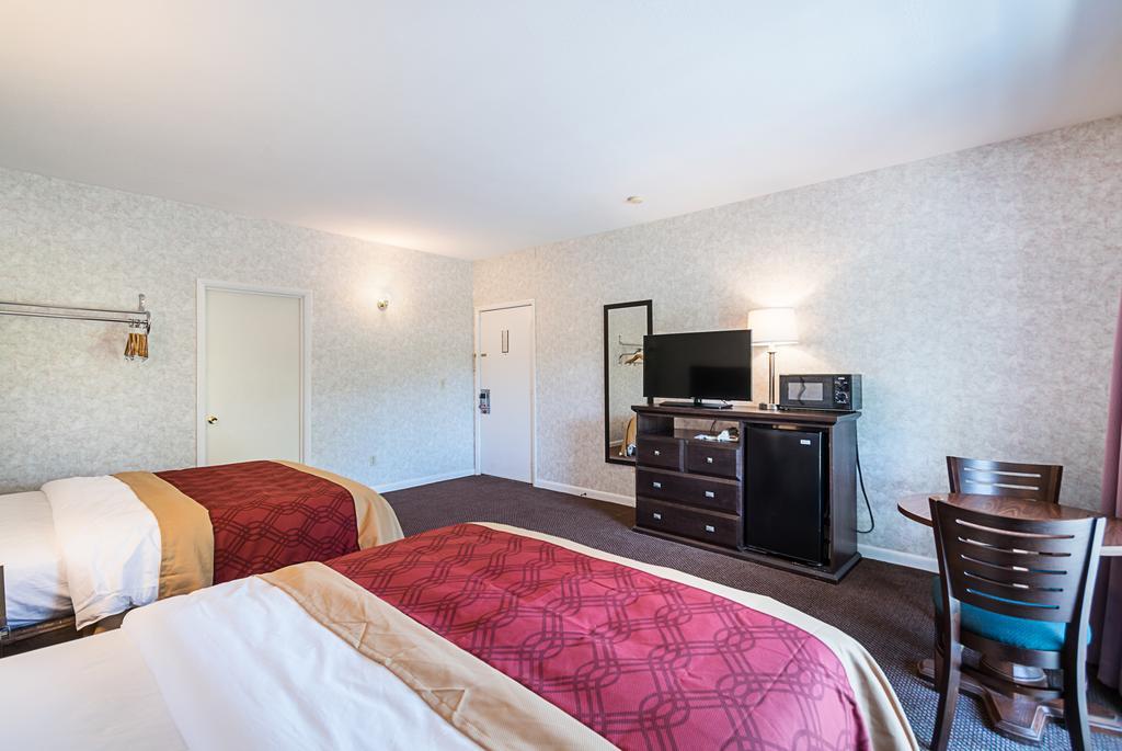 Econo Lodge Lee - Great Barrington Exteriör bild